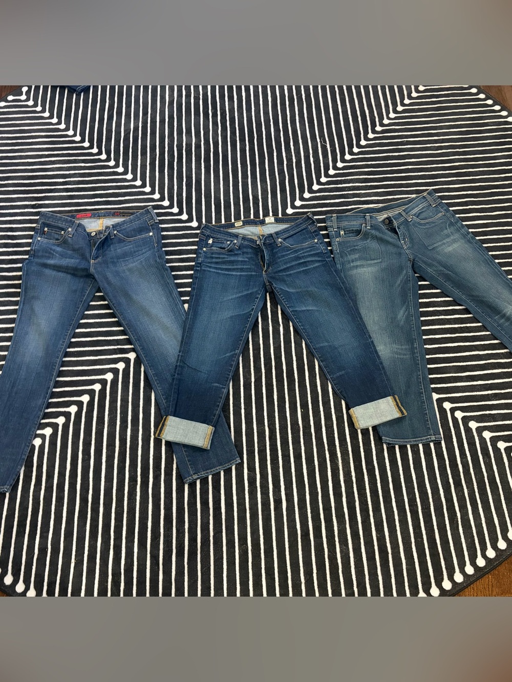 3 PACK or ONE FOR 25~ 7 For All Mankind Women's Medium to Dark Blue Jeans